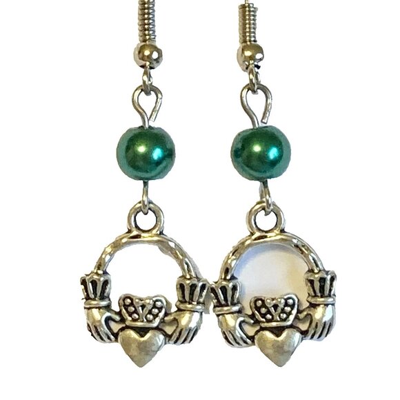 Claddagh Earrings Silver Plated Irish Celtic St Patricks Day Green Glass Pearl - Picture 1 of 9